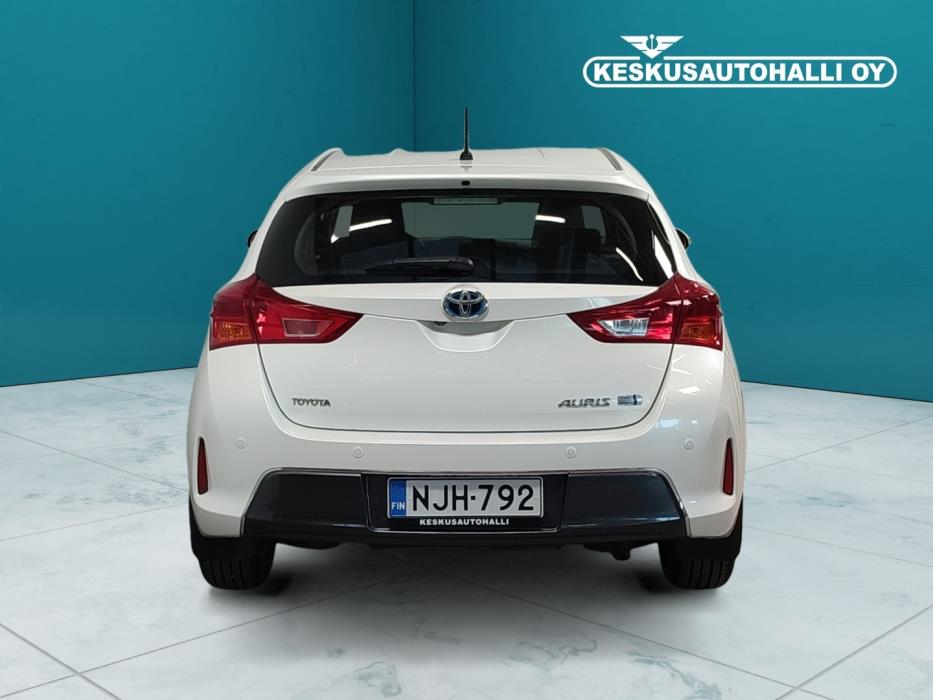 TOYOTA Auris 2013