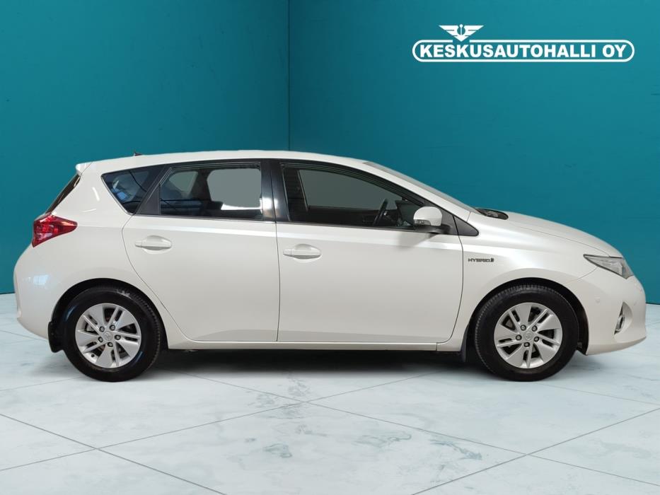 TOYOTA Auris 2013