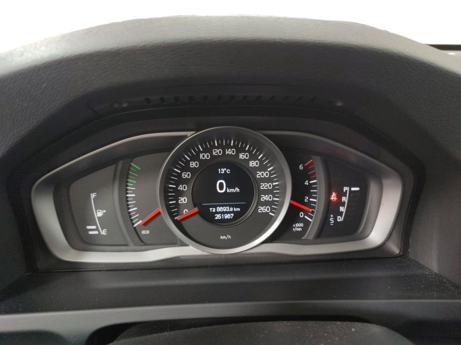 VOLVO V60 2016
