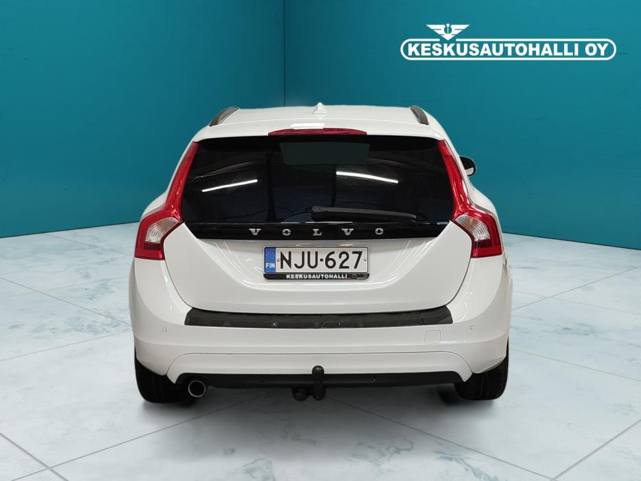 VOLVO V60 2016