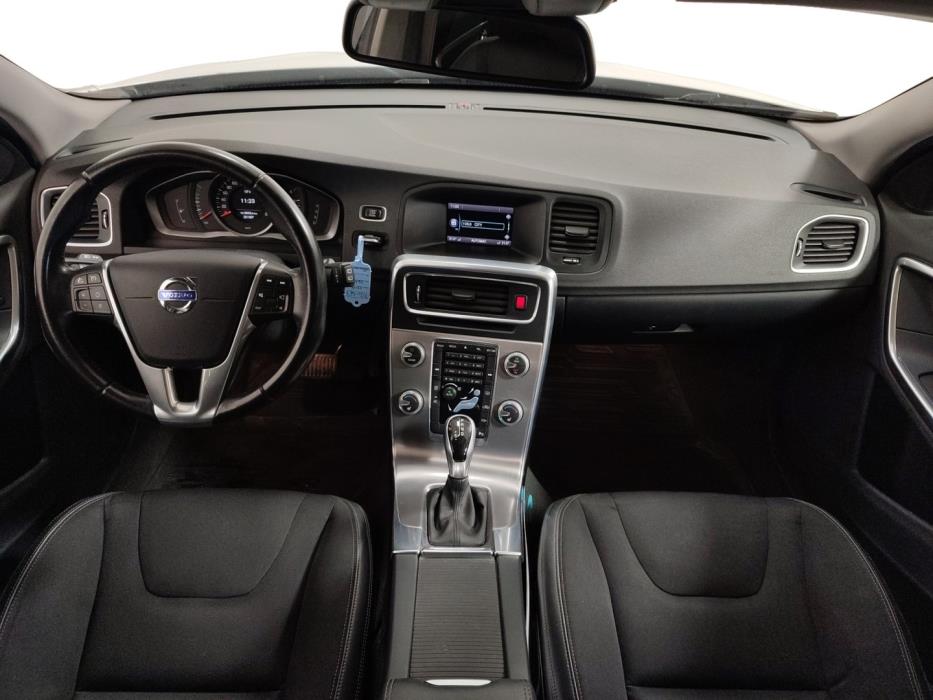 VOLVO V60 2016