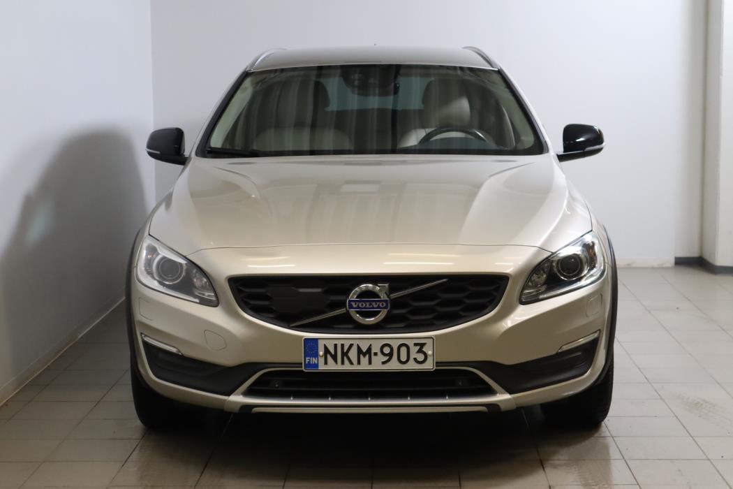 VOLVO V60 Cross Country 2017