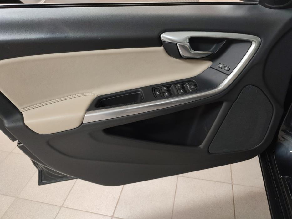 VOLVO V60 2018