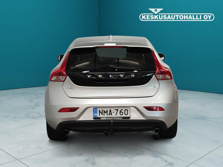 VOLVO V40 2015