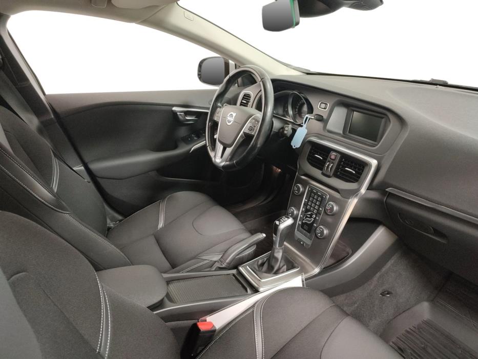 VOLVO V40 2015
