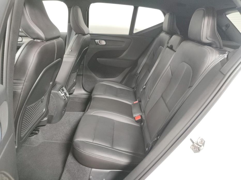 VOLVO XC40 2021