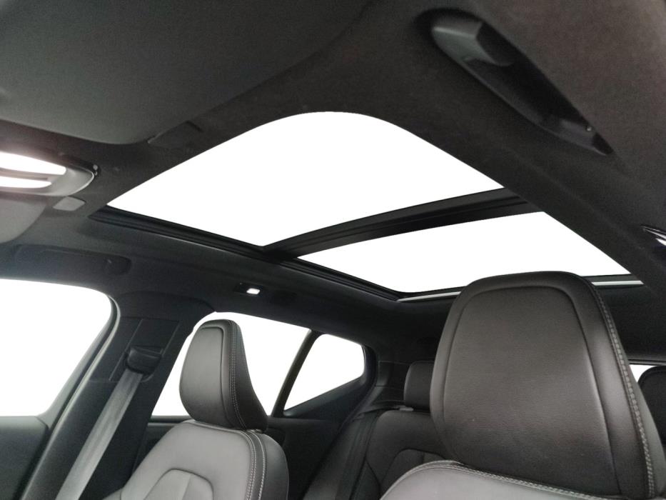 VOLVO XC40 2021