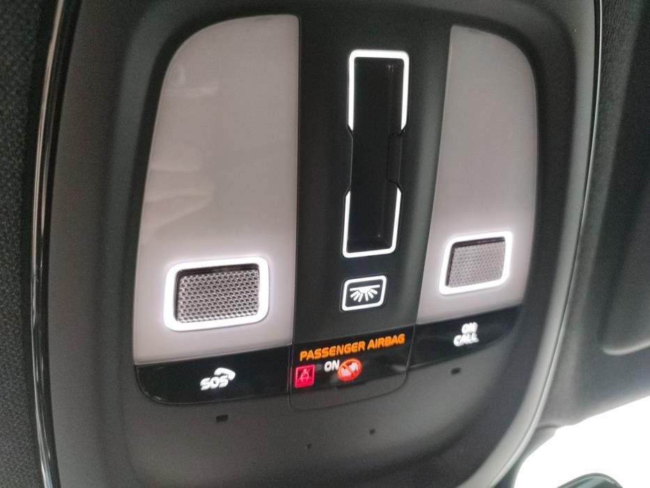 VOLVO XC40 2021