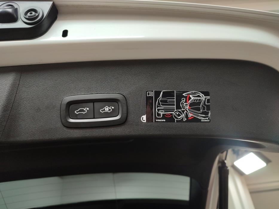 VOLVO XC40 2021