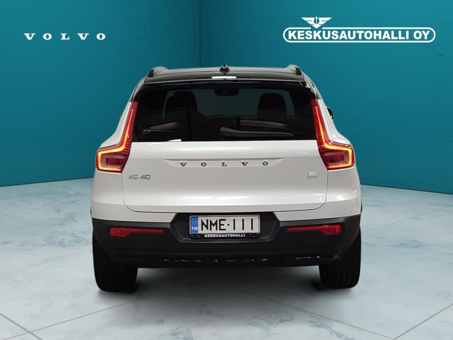 VOLVO XC40 2021