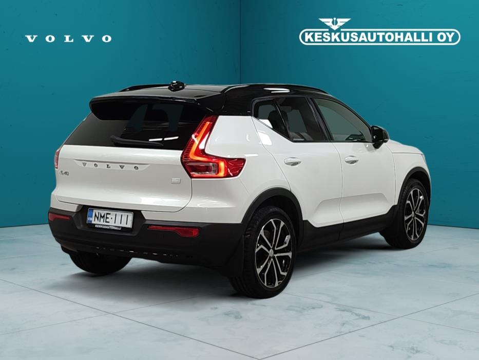 VOLVO XC40 2021
