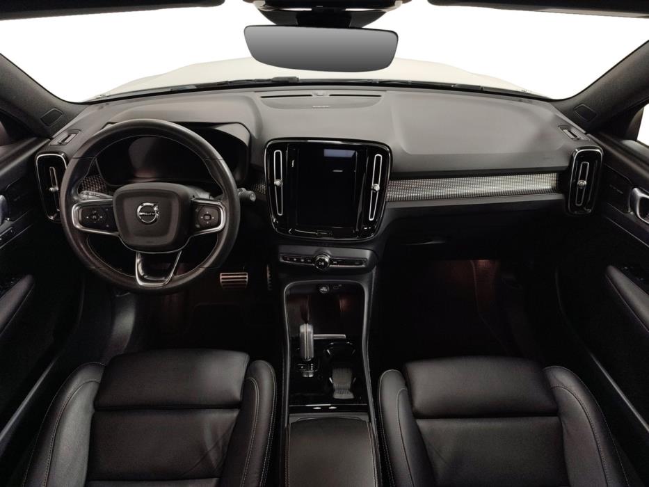 VOLVO XC40 2021