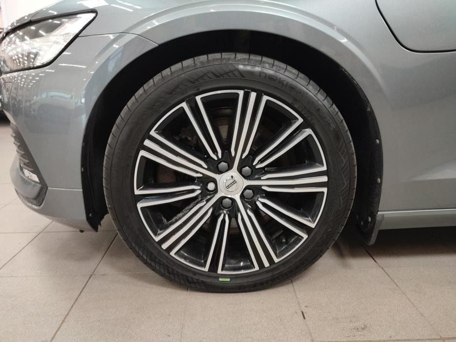 VOLVO V60 2019