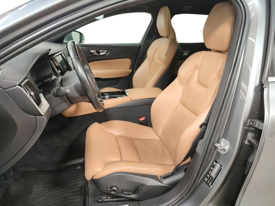 VOLVO V60 2019