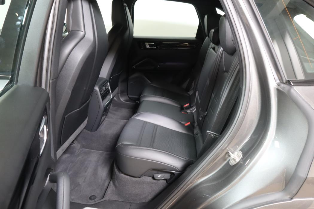 PORSCHE Cayenne 2022