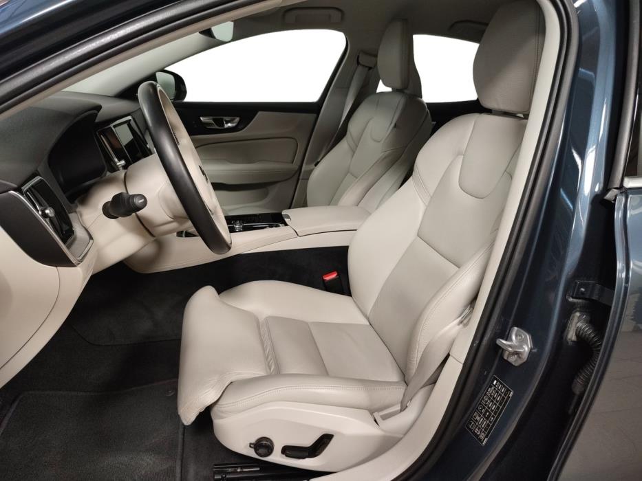 VOLVO S60 2022