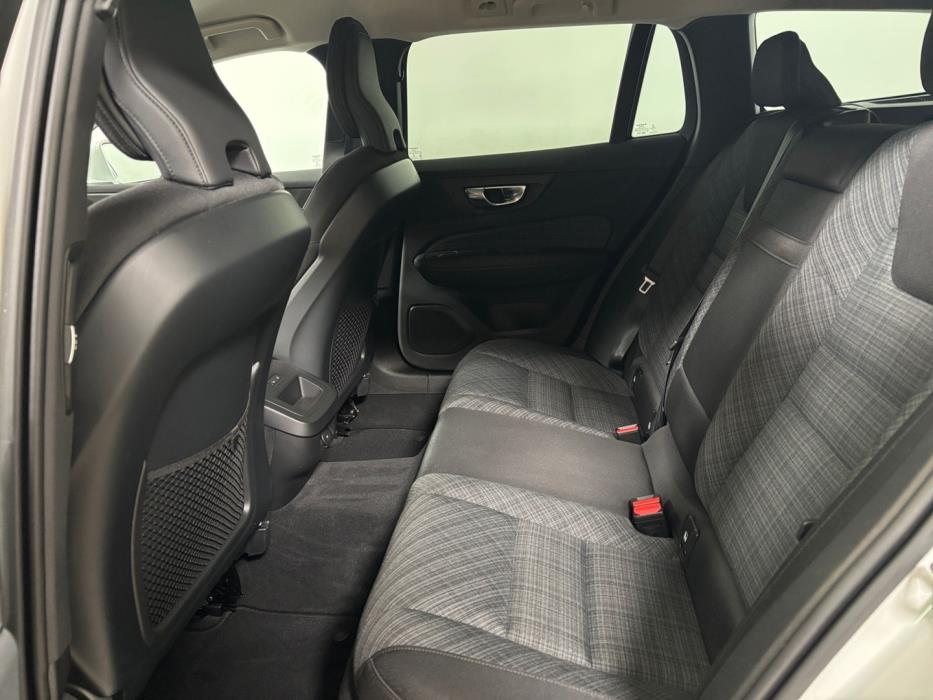 VOLVO V60 2022