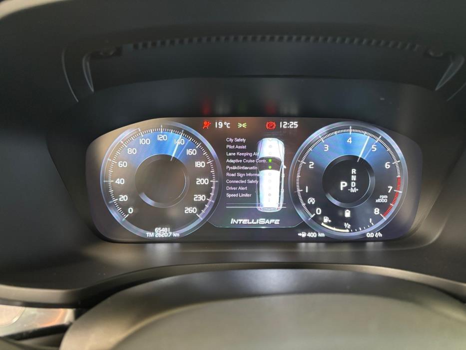VOLVO V60 2022