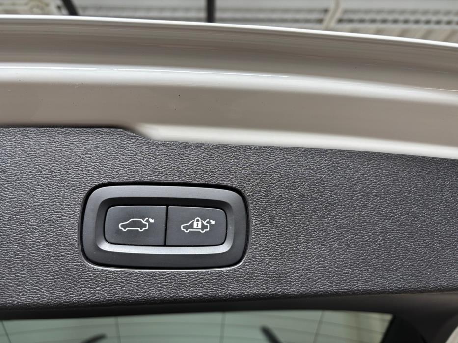 VOLVO V60 2022