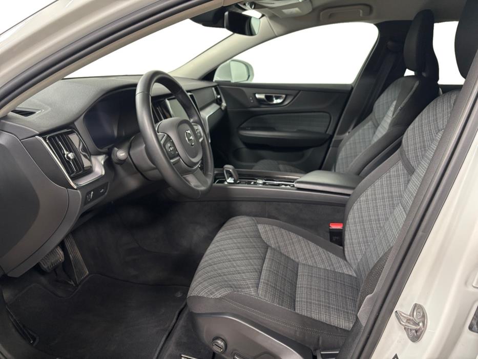 VOLVO V60 2022