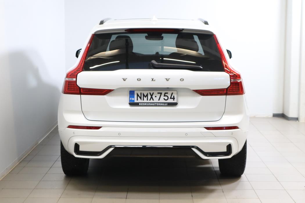 VOLVO XC60 2023
