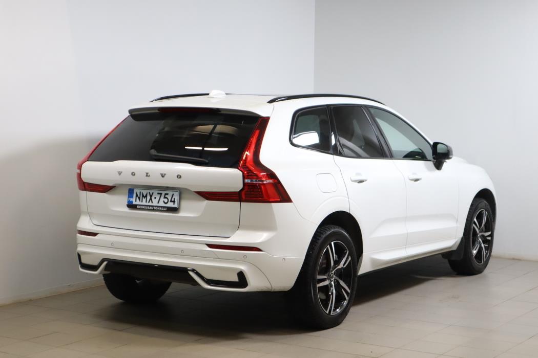 VOLVO XC60 2023