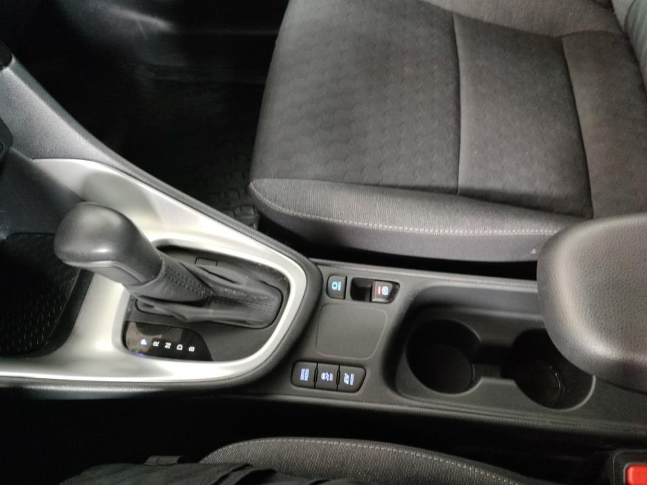 TOYOTA Yaris 2021