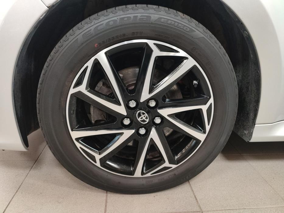 TOYOTA Yaris 2021