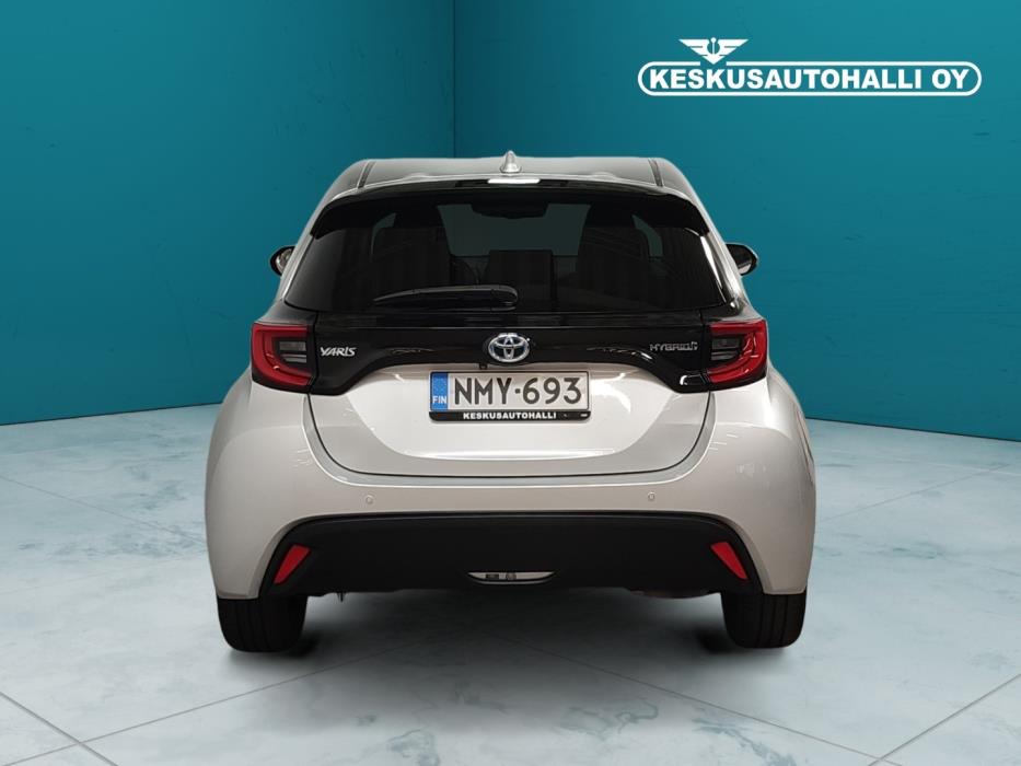 TOYOTA Yaris 2021