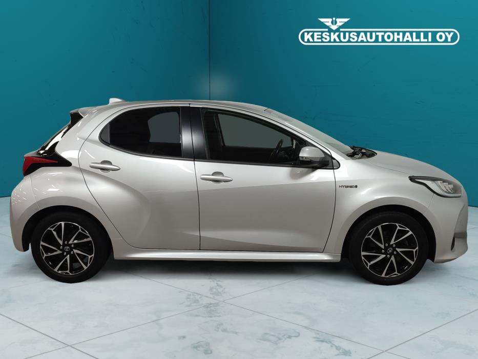 TOYOTA Yaris 2021