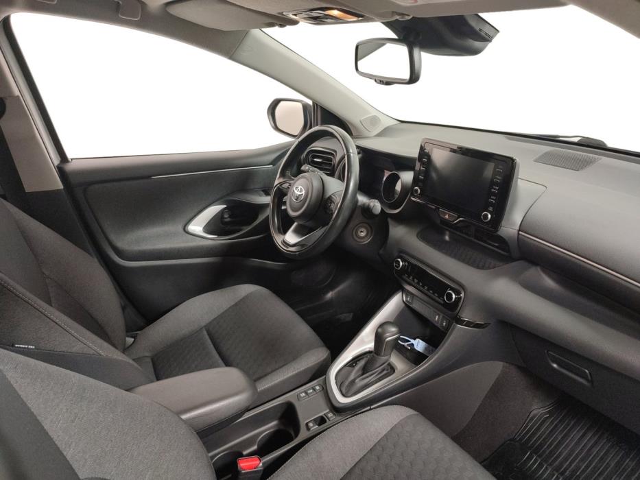 TOYOTA Yaris 2021