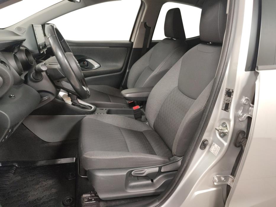 TOYOTA Yaris 2021