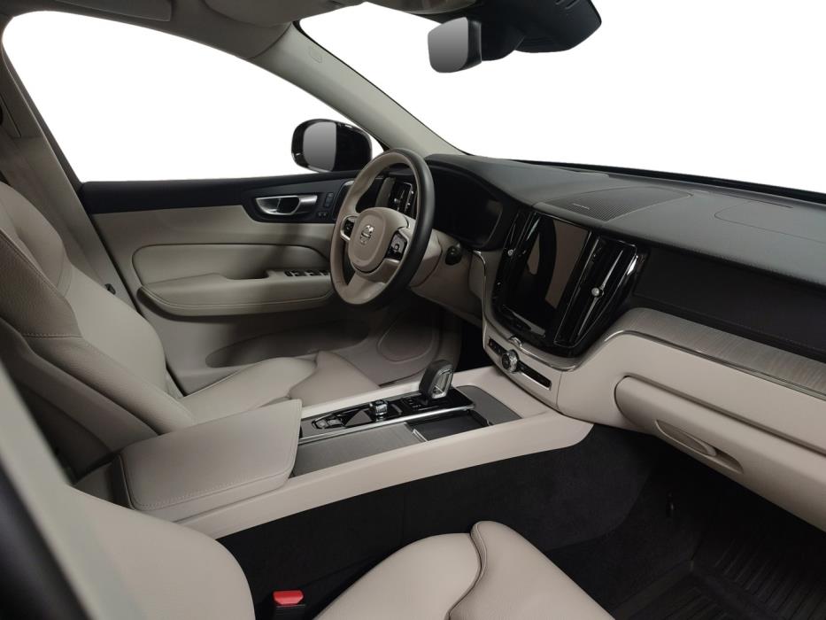 VOLVO XC60 2024