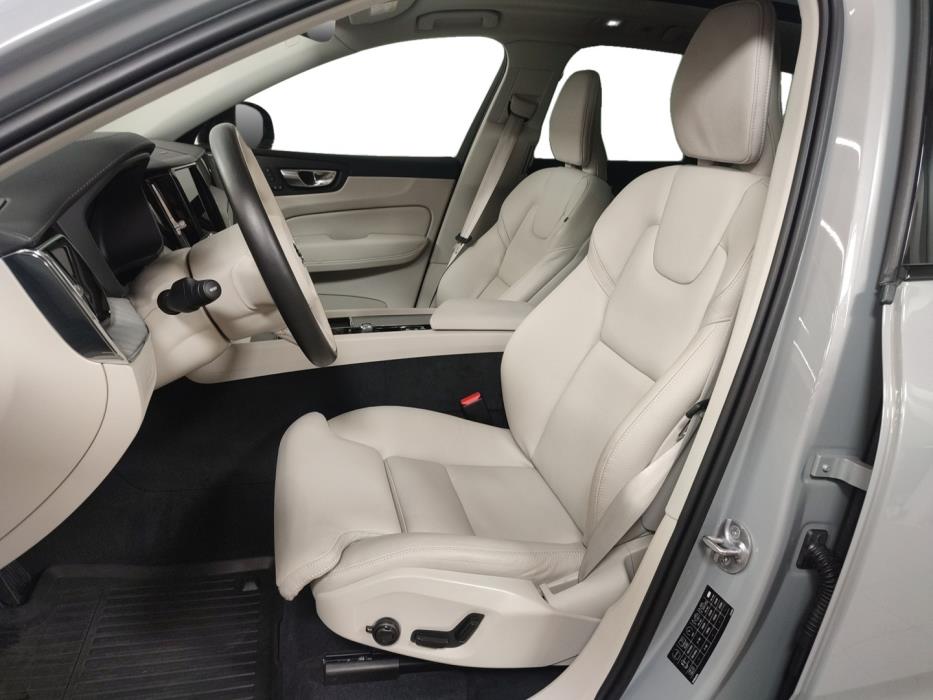 VOLVO XC60 2024