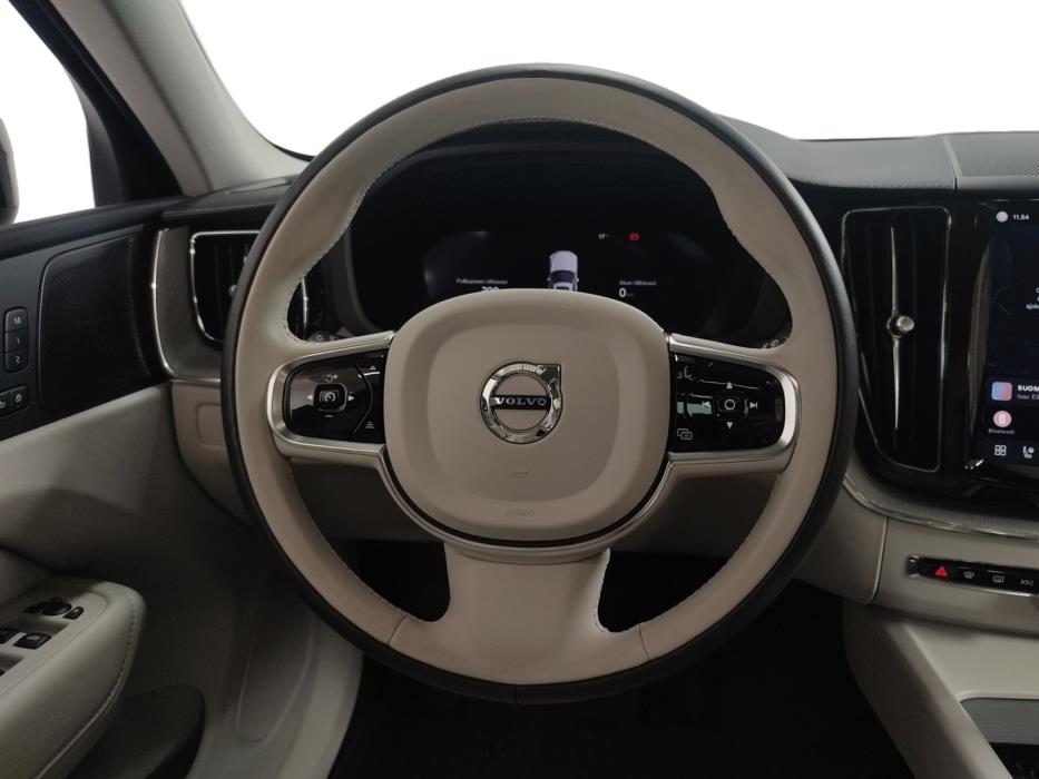 VOLVO XC60 2024