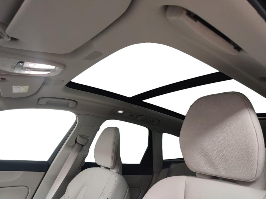 VOLVO XC60 2024