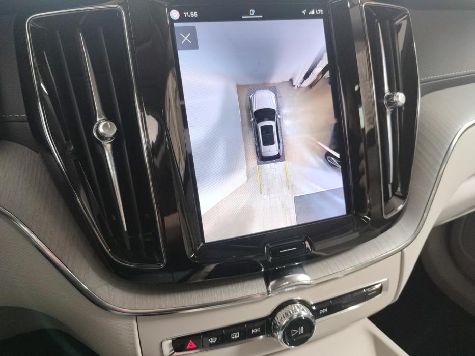 VOLVO XC60 2024