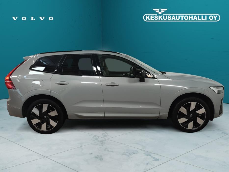 VOLVO XC60 2024