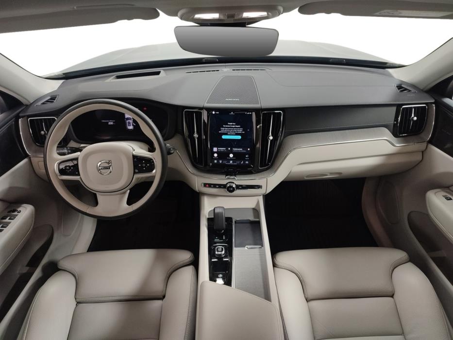 VOLVO XC60 2024