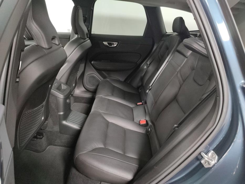 VOLVO XC60 2021