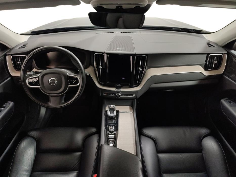 VOLVO XC60 2021