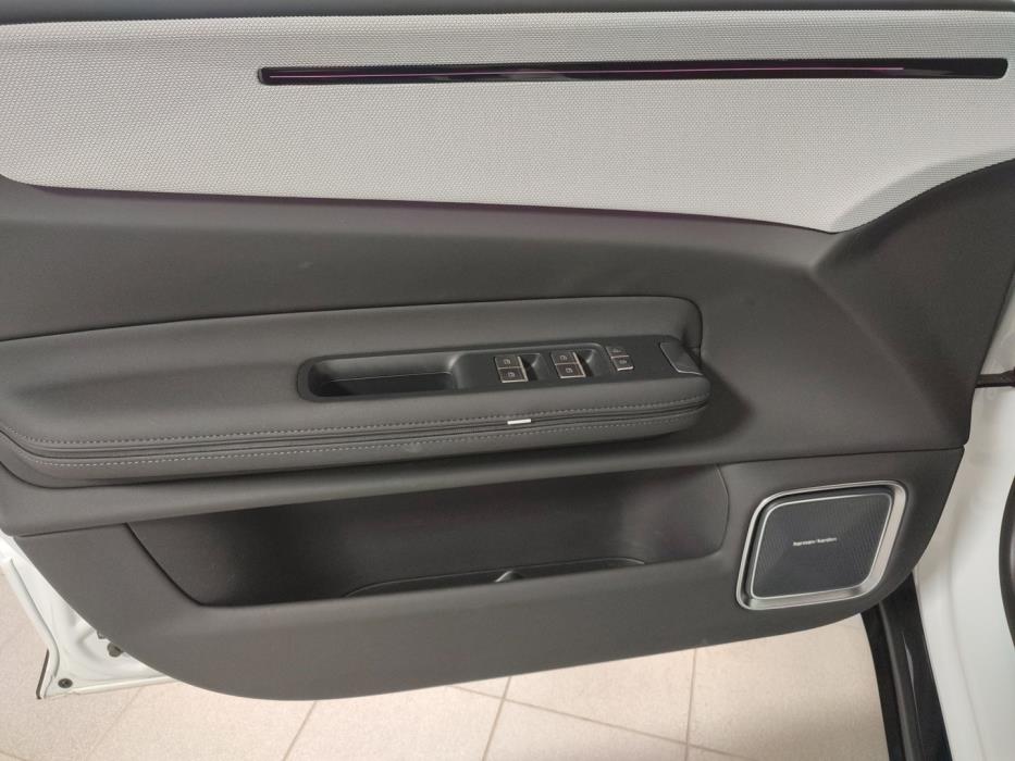 POLESTAR 4 2025