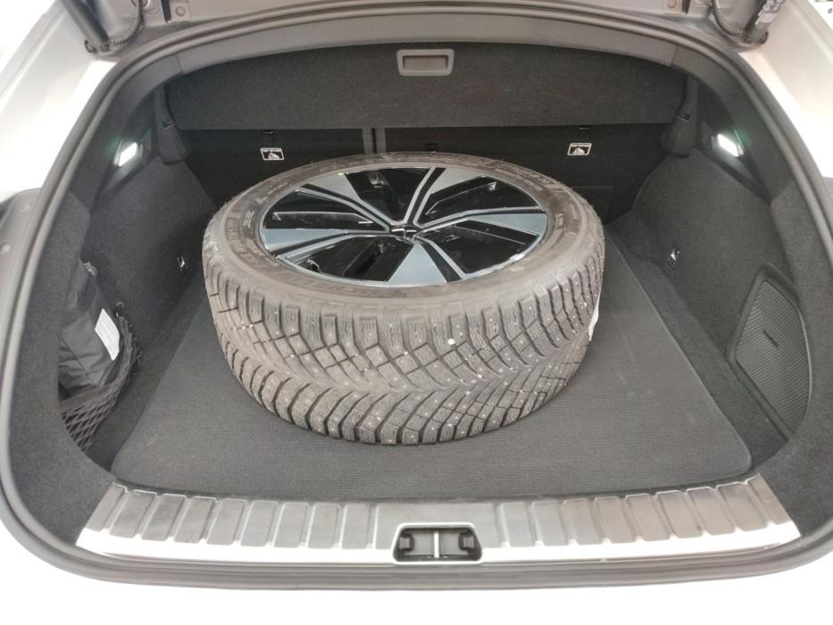 POLESTAR 4 2025