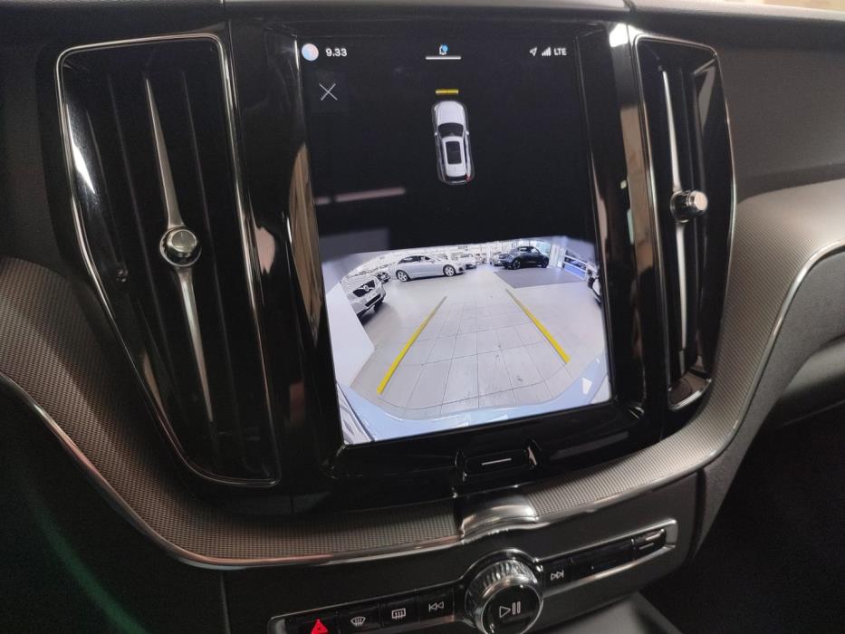 VOLVO XC60 2025