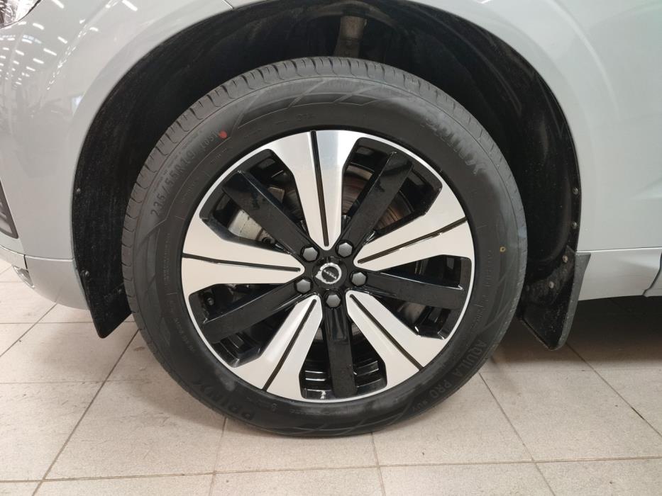 VOLVO XC60 2025