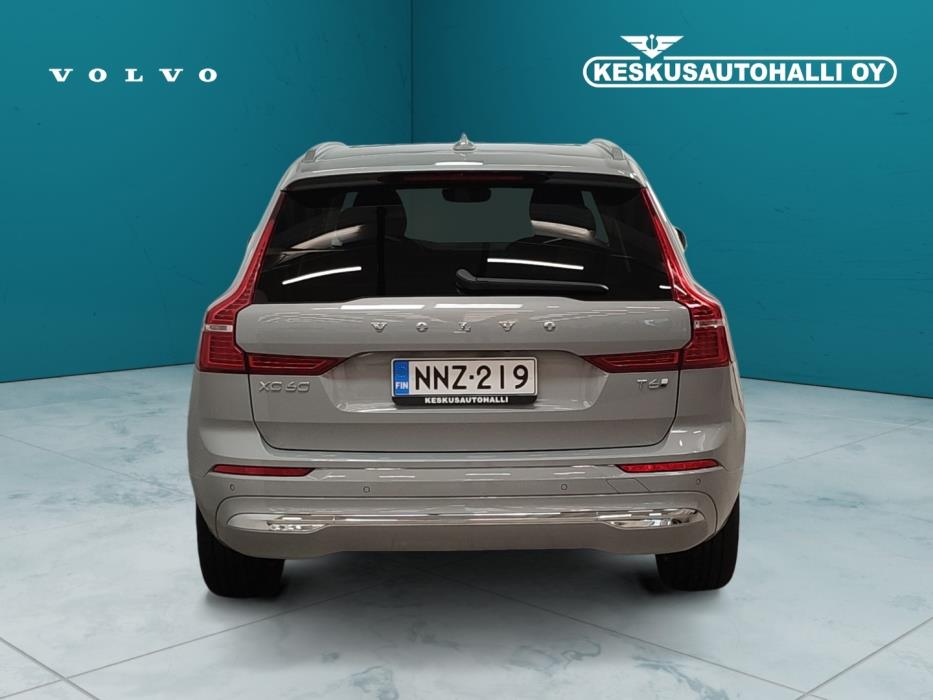VOLVO XC60 2025