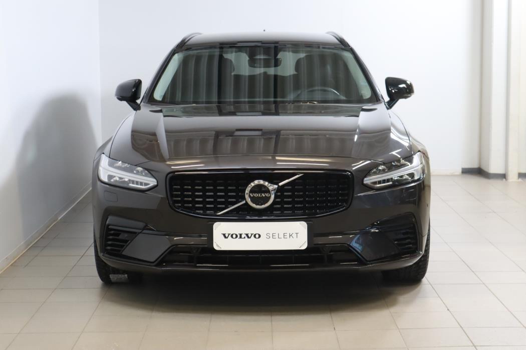 VOLVO V90 2025