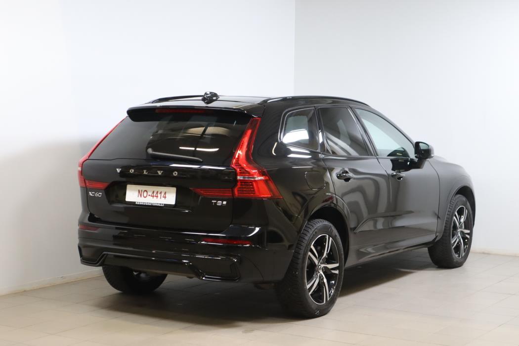 VOLVO XC60 2025