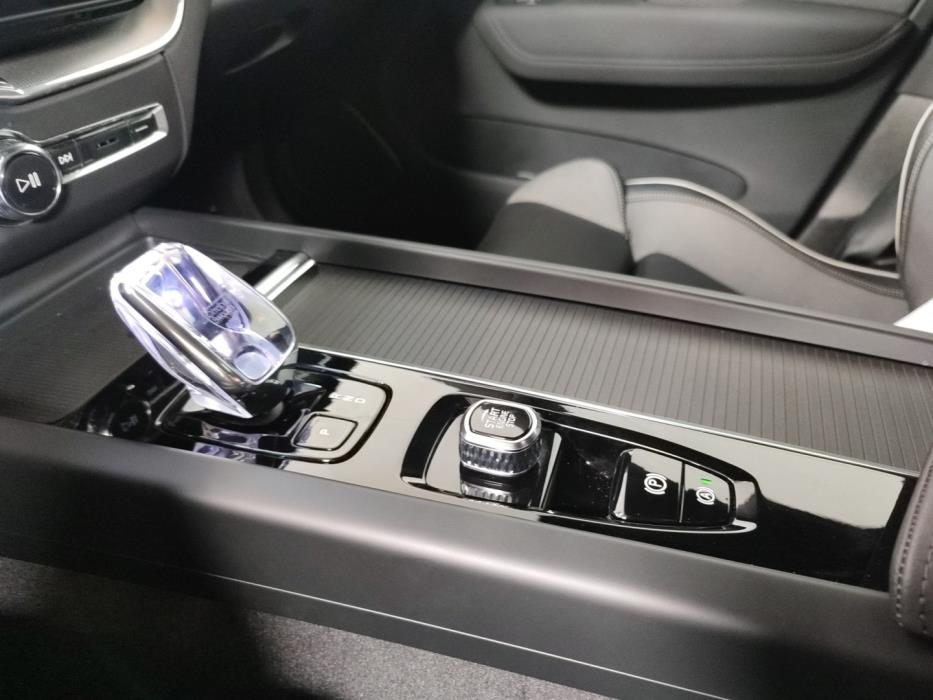 VOLVO XC60 2026