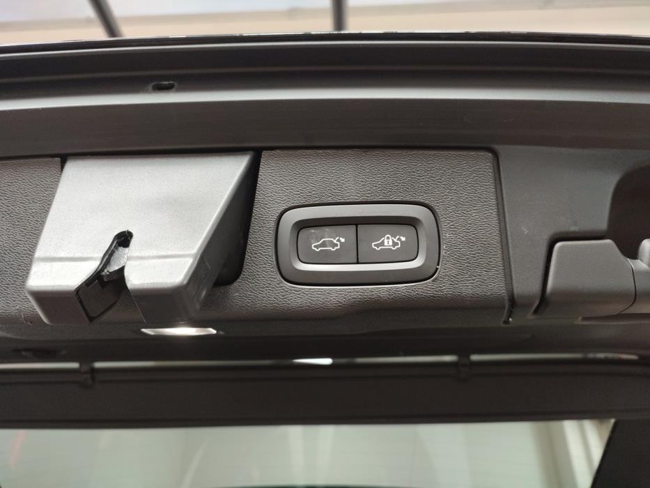 VOLVO XC60 2026
